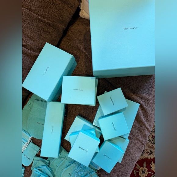 Tiffany & Co. Turquoise Box Collection - Picture 7 of 11